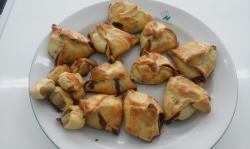 Banany zawijane w ciasto francuskie