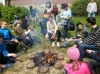 Wiosenne nowalijki i grill w ogrodzie