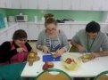 Starsi młodszym – serwujemy zdrowe soki